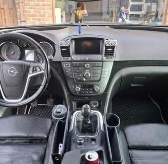 Серый Опель Инсигния, объемом двигателя 1.96 л и пробегом 324 тыс. км за 9000 $, фото 1 на Automoto.ua