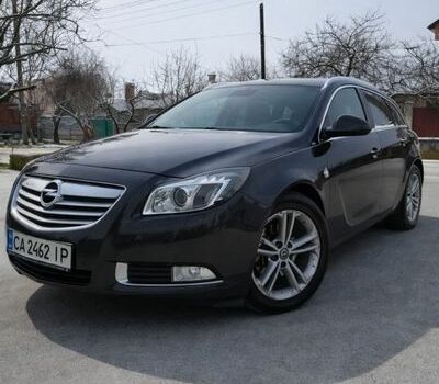 Серый Опель Инсигния, объемом двигателя 1.96 л и пробегом 256 тыс. км за 8800 $, фото 1 на Automoto.ua
