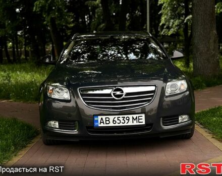 Серый Опель Инсигния, объемом двигателя 2 л и пробегом 216 тыс. км за 9200 $, фото 1 на Automoto.ua
