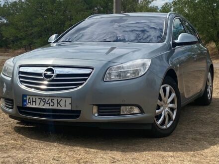 Опель Инсигния 2013 в Кривом Роге на Automoto.ua Серый Опель Инсигния, объемом двигателя 2 л и пробегом 340 тыс. км за 8100 $, фото 1 на Automoto.ua