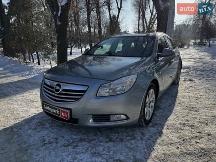 Серый Опель Инсигния, объемом двигателя 2 л и пробегом 303 тыс. км за 6440 $, фото 1 на Automoto.ua