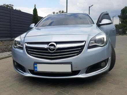 Серый Опель Инсигния, объемом двигателя 2 л и пробегом 220 тыс. км за 10100 $, фото 1 на Automoto.ua