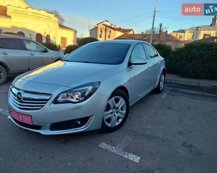 Серый Опель Инсигния, объемом двигателя 1.96 л и пробегом 139 тыс. км за 10900 $, фото 1 на Automoto.ua
