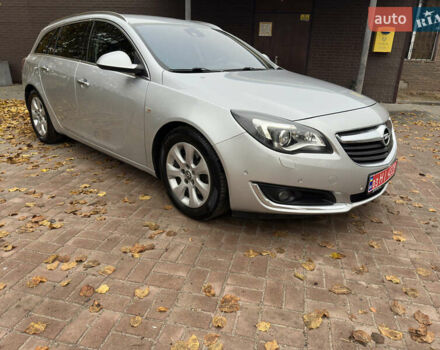 Серый Опель Инсигния, объемом двигателя 1.96 л и пробегом 213 тыс. км за 9900 $, фото 1 на Automoto.ua