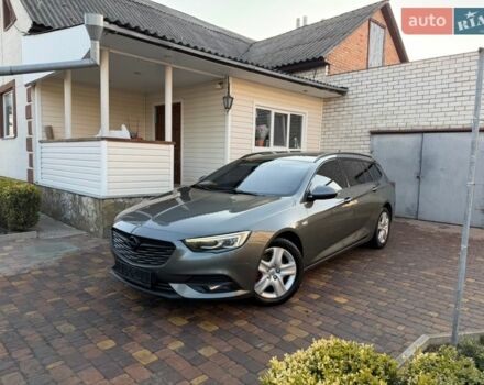 Серый Опель Инсигния, объемом двигателя 1.6 л и пробегом 255 тыс. км за 12950 $, фото 1 на Automoto.ua