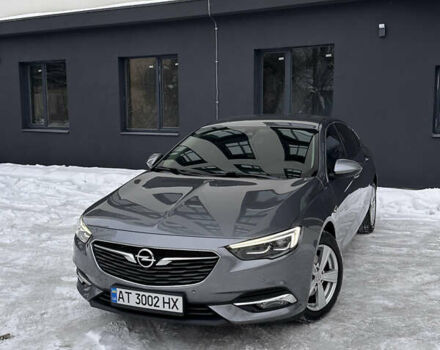 Серый Опель Инсигния, объемом двигателя 2 л и пробегом 160 тыс. км за 20950 $, фото 1 на Automoto.ua