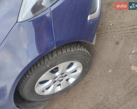 Синий Опель Инсигния, объемом двигателя 1.6 л и пробегом 170 тыс. км за 10999 $, фото 4 на Automoto.ua