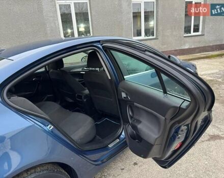 Синий Опель Инсигния, объемом двигателя 1.36 л и пробегом 144 тыс. км за 11250 $, фото 3 на Automoto.ua