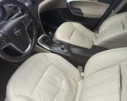 Синий Опель Инсигния, объемом двигателя 2 л и пробегом 256 тыс. км за 7800 $, фото 6 на Automoto.ua