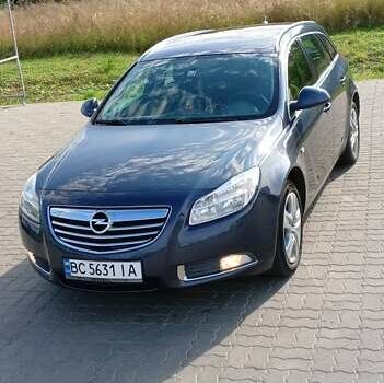 Синий Опель Инсигния, объемом двигателя 2 л и пробегом 252 тыс. км за 6299 $, фото 3 на Automoto.ua