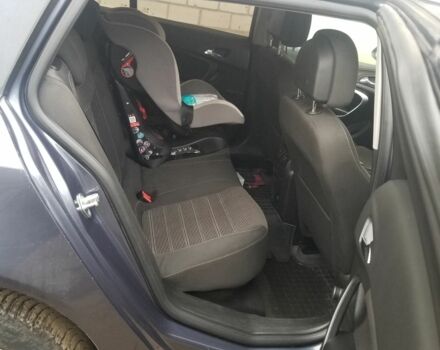 Синий Опель Инсигния, объемом двигателя 2 л и пробегом 376 тыс. км за 6500 $, фото 3 на Automoto.ua