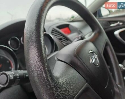 Синий Опель Инсигния, объемом двигателя 2 л и пробегом 270 тыс. км за 5950 $, фото 28 на Automoto.ua