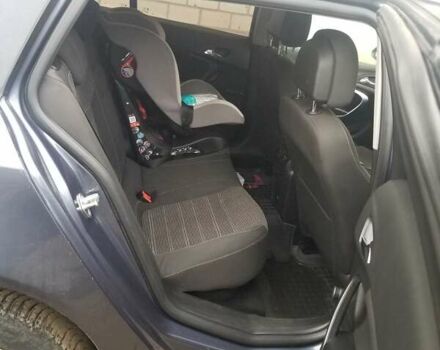 Синий Опель Инсигния, объемом двигателя 1.96 л и пробегом 376 тыс. км за 6500 $, фото 3 на Automoto.ua