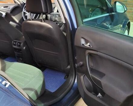 Опель Инсигния 2011 в Черновцах на Automoto.ua Синий Опель Инсигния, объемом двигателя 1.96 л и пробегом 207 тыс. км за 8700 $, фото 14 на Automoto.ua