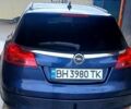 Синий Опель Инсигния, объемом двигателя 2 л и пробегом 315 тыс. км за 7800 $, фото 3 на Automoto.ua