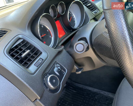 Синий Опель Инсигния, объемом двигателя 1.96 л и пробегом 259 тыс. км за 7350 $, фото 10 на Automoto.ua