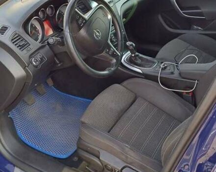 Синій Опель Інсігнія, об'ємом двигуна 1.96 л та пробігом 260 тис. км за 8300 $, фото 2 на Automoto.ua