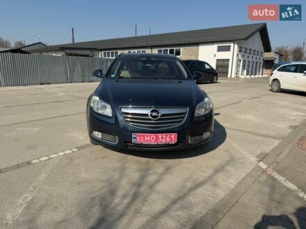 Синий Опель Инсигния, объемом двигателя 2 л и пробегом 255 тыс. км за 9400 $, фото 1 на Automoto.ua