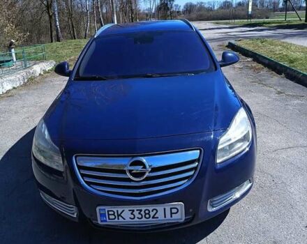 Синий Опель Инсигния, объемом двигателя 2 л и пробегом 201 тыс. км за 9200 $, фото 1 на Automoto.ua
