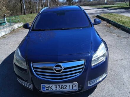 Синий Опель Инсигния, объемом двигателя 2 л и пробегом 201 тыс. км за 9200 $, фото 1 на Automoto.ua
