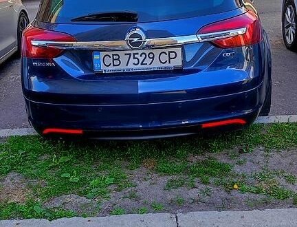 Синий Опель Инсигния, объемом двигателя 2 л и пробегом 222 тыс. км за 10000 $, фото 1 на Automoto.ua