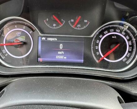 Зеленый Опель Инсигния, объемом двигателя 1.96 л и пробегом 225 тыс. км за 10600 $, фото 6 на Automoto.ua