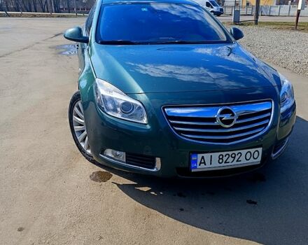 Зелений Опель Інсігнія, об'ємом двигуна 2 л та пробігом 235 тис. км за 8000 $, фото 1 на Automoto.ua