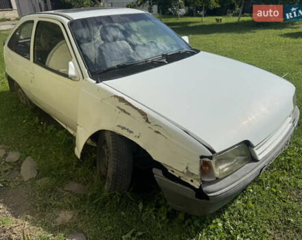 Білий Опель Кадет, об'ємом двигуна 1.3 л та пробігом 370 тис. км за 400 $, фото 6 на Automoto.ua