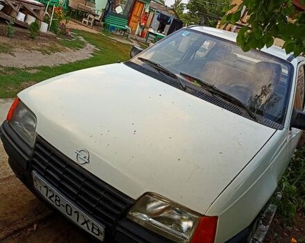 Білий Опель Кадет, об'ємом двигуна 1.6 л та пробігом 174 тис. км за 600 $, фото 2 на Automoto.ua