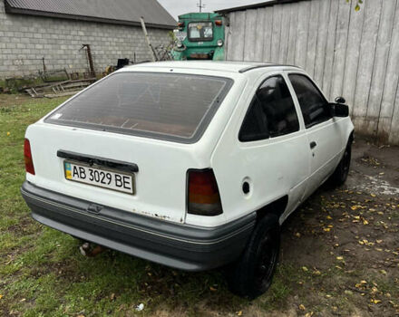 Белый Опель Кадет, объемом двигателя 0 л и пробегом 300 тыс. км за 450 $, фото 2 на Automoto.ua