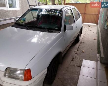 Белый Опель Кадет, объемом двигателя 1.3 л и пробегом 93 тыс. км за 1000 $, фото 1 на Automoto.ua