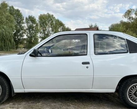 Белый Опель Кадет, объемом двигателя 1.3 л и пробегом 130 тыс. км за 1700 $, фото 5 на Automoto.ua