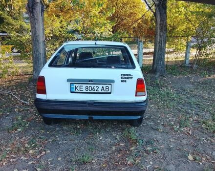 Белый Опель Кадет, объемом двигателя 1.6 л и пробегом 140 тыс. км за 775 $, фото 1 на Automoto.ua