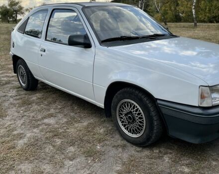 Белый Опель Кадет, объемом двигателя 1.3 л и пробегом 130 тыс. км за 1700 $, фото 2 на Automoto.ua