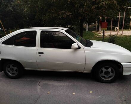 Белый Опель Кадет, объемом двигателя 1.7 л и пробегом 387 тыс. км за 650 $, фото 2 на Automoto.ua