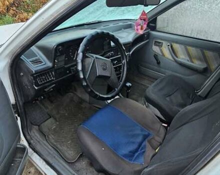 Белый Опель Кадет, объемом двигателя 1.3 л и пробегом 800 тыс. км за 700 $, фото 4 на Automoto.ua