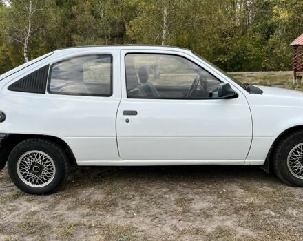 Белый Опель Кадет, объемом двигателя 1.3 л и пробегом 130 тыс. км за 1700 $, фото 3 на Automoto.ua