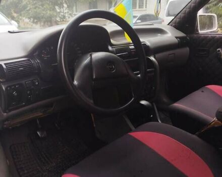 Белый Опель Кадет, объемом двигателя 1.6 л и пробегом 420 тыс. км за 650 $, фото 3 на Automoto.ua