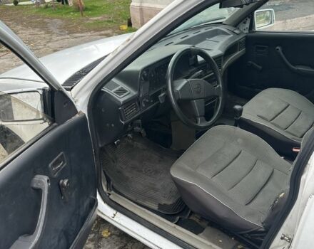 Білий Опель Кадет, об'ємом двигуна 1.6 л та пробігом 200 тис. км за 550 $, фото 4 на Automoto.ua