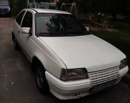 Белый Опель Кадет, объемом двигателя 1.6 л и пробегом 420 тыс. км за 650 $, фото 9 на Automoto.ua