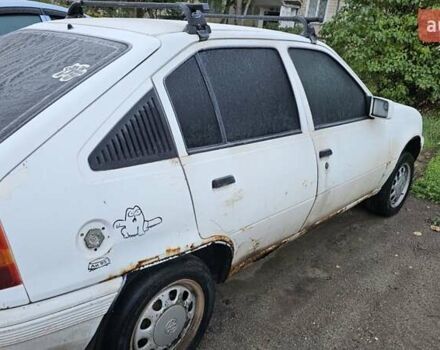 Белый Опель Кадет, объемом двигателя 1.3 л и пробегом 800 тыс. км за 700 $, фото 5 на Automoto.ua