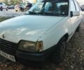 Белый Опель Кадет, объемом двигателя 1.6 л и пробегом 140 тыс. км за 775 $, фото 3 на Automoto.ua