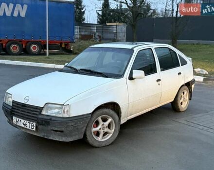 Белый Опель Кадет, объемом двигателя 1.3 л и пробегом 379 тыс. км за 750 $, фото 2 на Automoto.ua