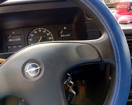 Білий Опель Кадет, об'ємом двигуна 1.3 л та пробігом 52 тис. км за 400 $, фото 2 на Automoto.ua