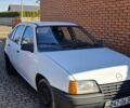 Белый Опель Кадет, объемом двигателя 1.6 л и пробегом 300 тыс. км за 650 $, фото 1 на Automoto.ua