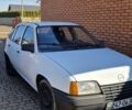 Белый Опель Кадет, объемом двигателя 1.6 л и пробегом 300 тыс. км за 450 $, фото 1 на Automoto.ua