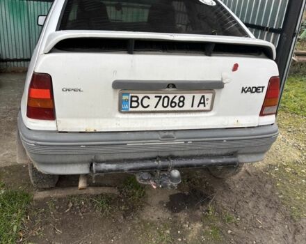Белый Опель Кадет, объемом двигателя 1.3 л и пробегом 100 тыс. км за 1500 $, фото 4 на Automoto.ua