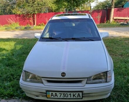 Білий Опель Кадет, об'ємом двигуна 1.6 л та пробігом 99 тис. км за 1069 $, фото 1 на Automoto.ua
