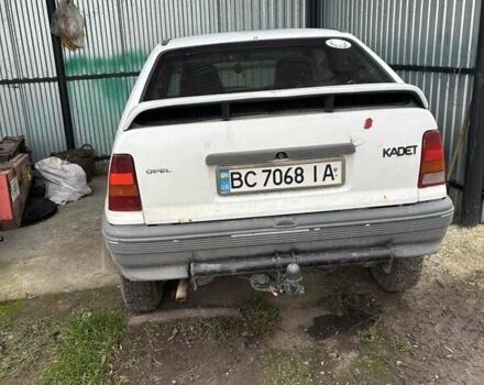 Белый Опель Кадет, объемом двигателя 1.3 л и пробегом 100 тыс. км за 1500 $, фото 6 на Automoto.ua