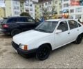 Белый Опель Кадет, объемом двигателя 1.3 л и пробегом 300 тыс. км за 800 $, фото 1 на Automoto.ua